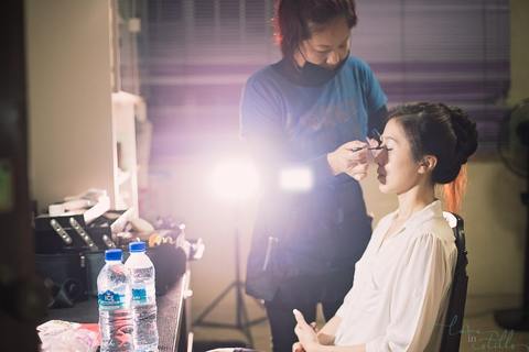 Ian and Qiuting Actual Day Wedding Marriott Hotel Tangs Singapore Photographer Morning Bridal prep