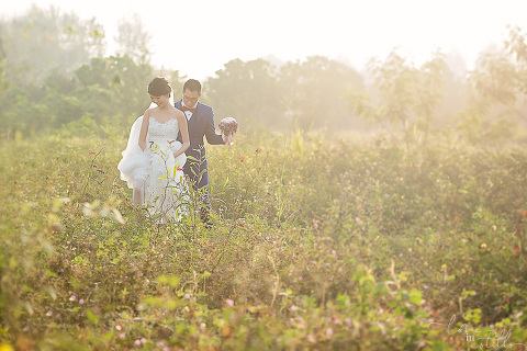 Yihao & April Prewedding by Loveinstills. Punggol Lalang Field