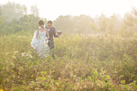 Yihao & April Prewedding by Loveinstills. Punggol Lalang Field